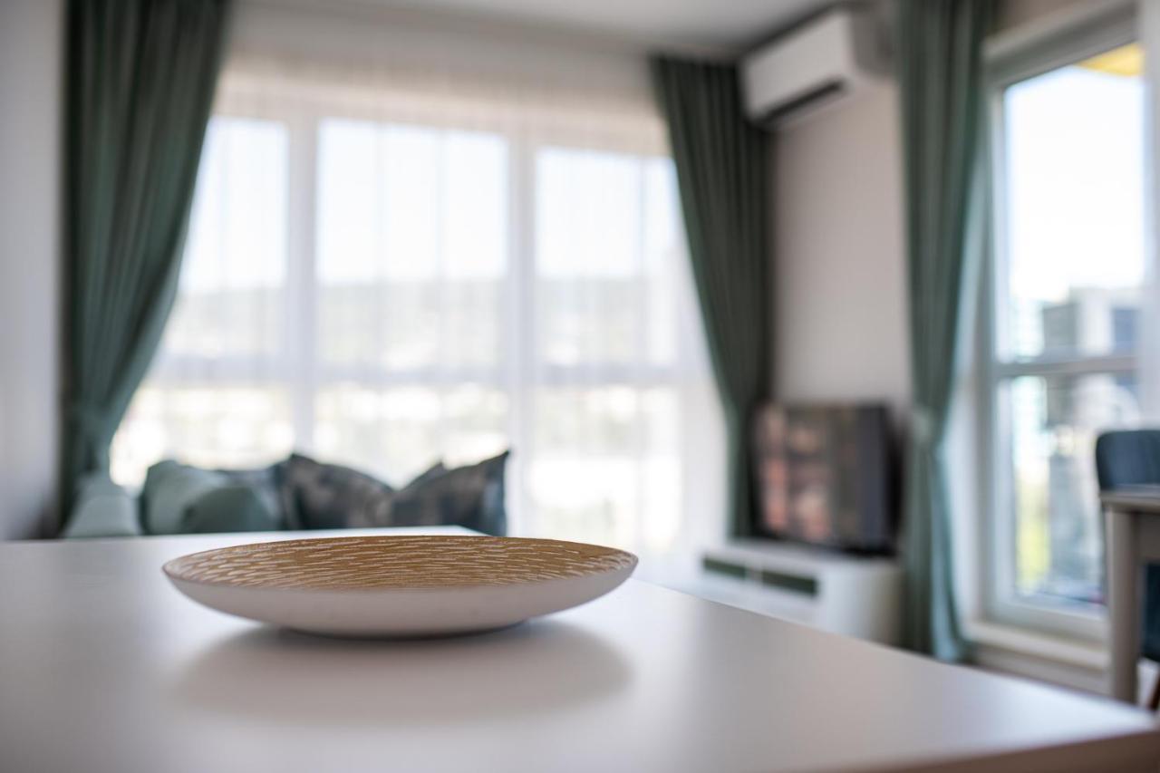 Sky Academic Apartment Варна Екстериор снимка